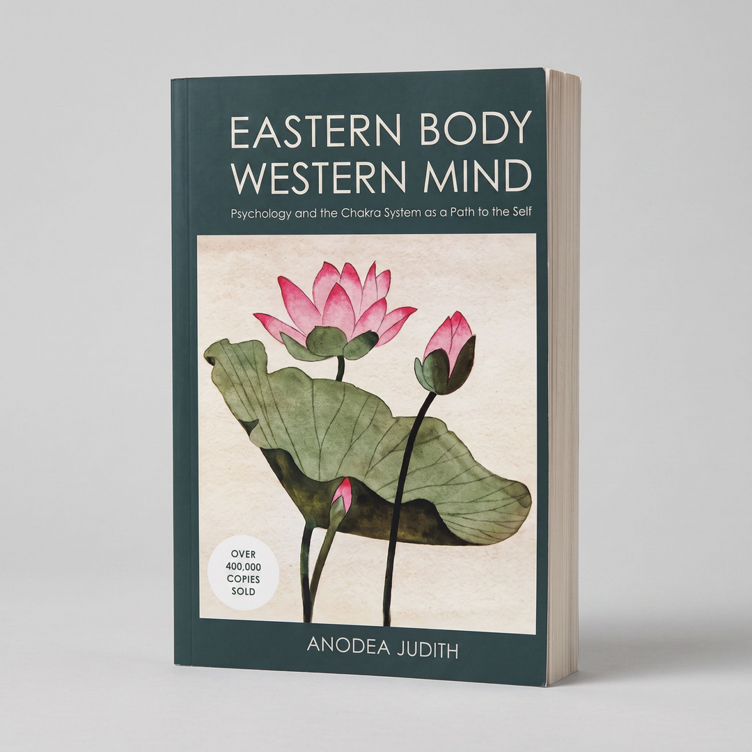 Eastern Body, Western Mind: Psychology and the Chakra System as a Path to the Self - Paperback