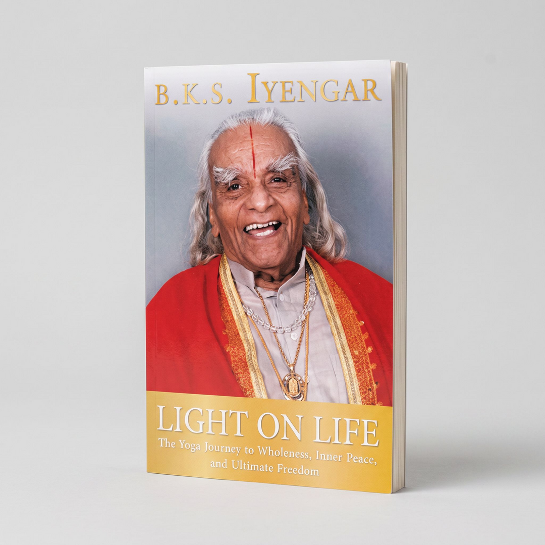 Light on Life: The Yoga Journey to Wholeness, Inner Peace, and Ultimate Freedom - Paperback